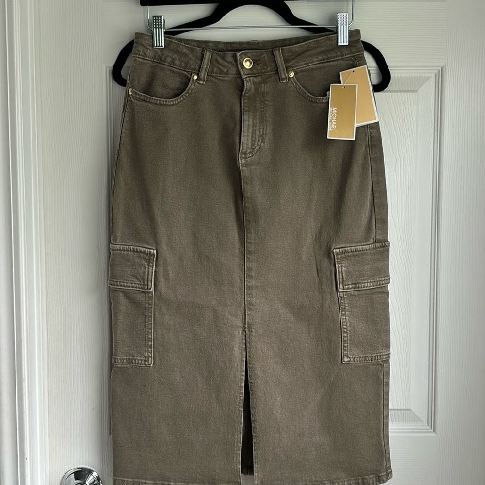 Michael Kors skirt size 2. NWT